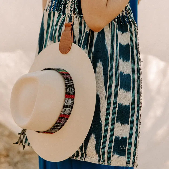 EYASI Sol Authentica Magnetic Hat Clip