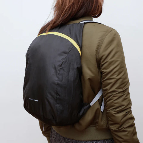 Compact Backpack Style BB05-BK Kikkerland