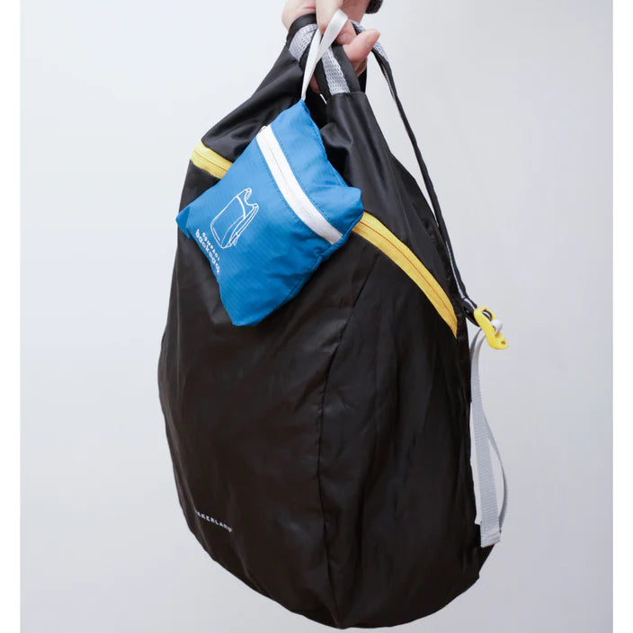 Compact Backpack Style BB05-BK Kikkerland