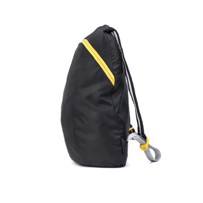 Compact Backpack Style BB05-BK Kikkerland