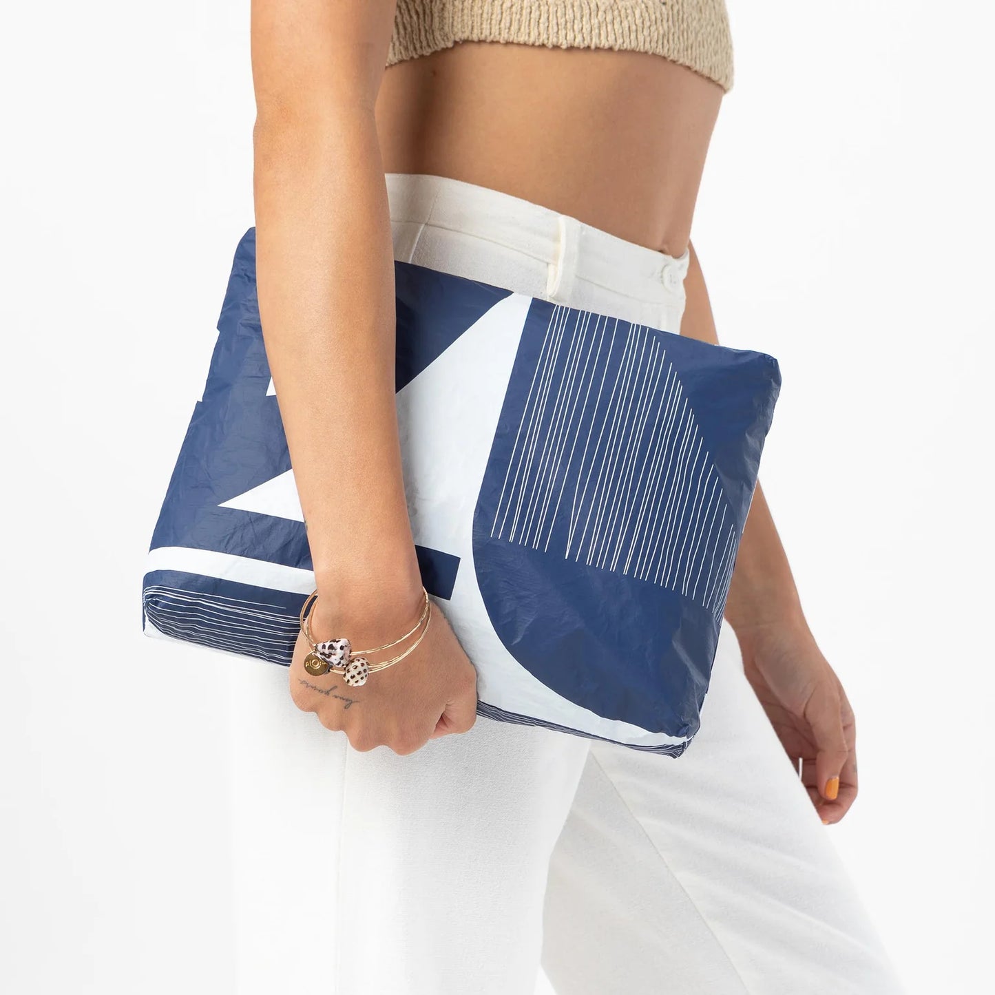 Aloha Dockside Mid Pouch in White on Navy Aloha