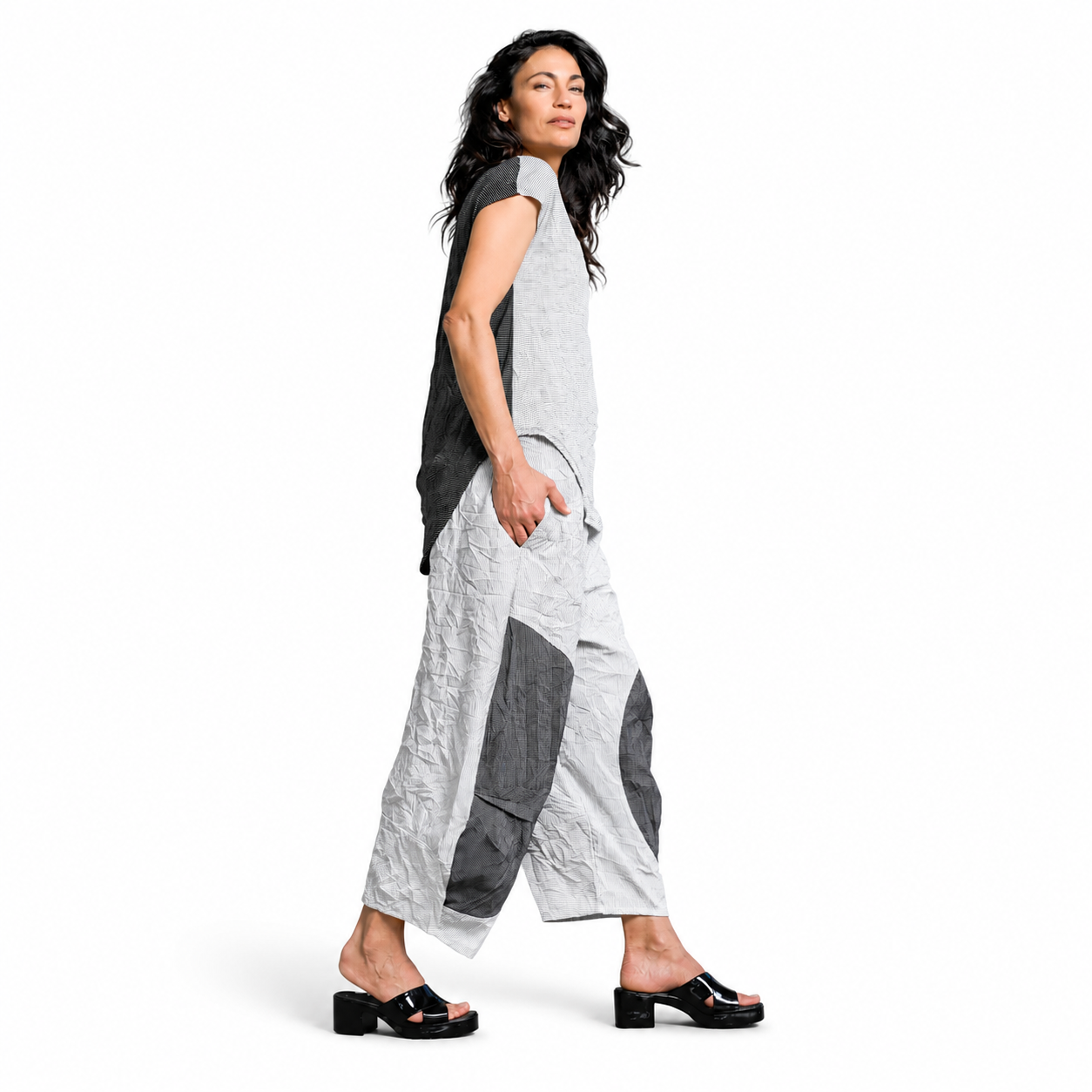 Alembika Circe Weekend Tee
