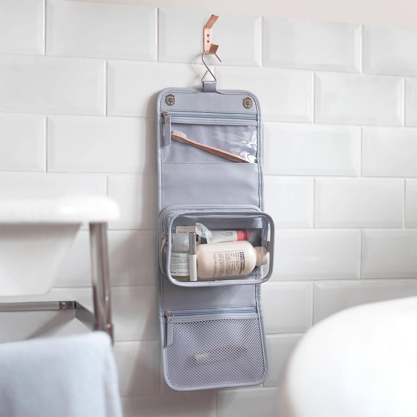 Small Hanging Washbag