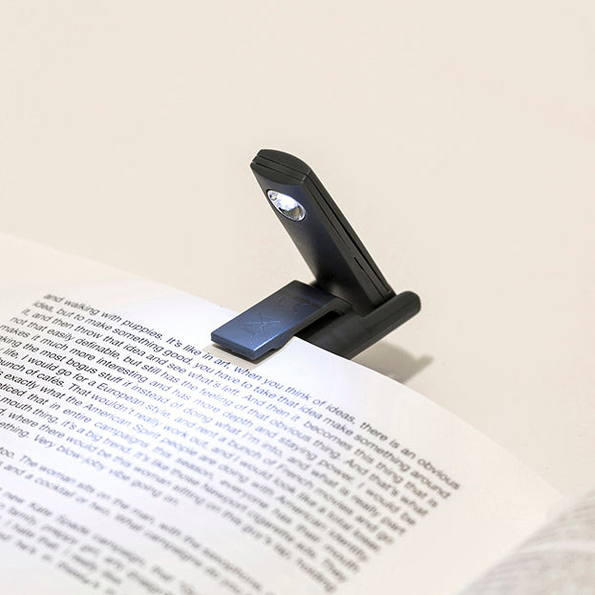 Kikkerland Mini Folding Booklight