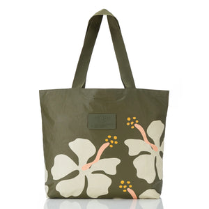 Aloha Mo'orea Day Tripper in Sand Dollar/Olive, Style #DAYCT233