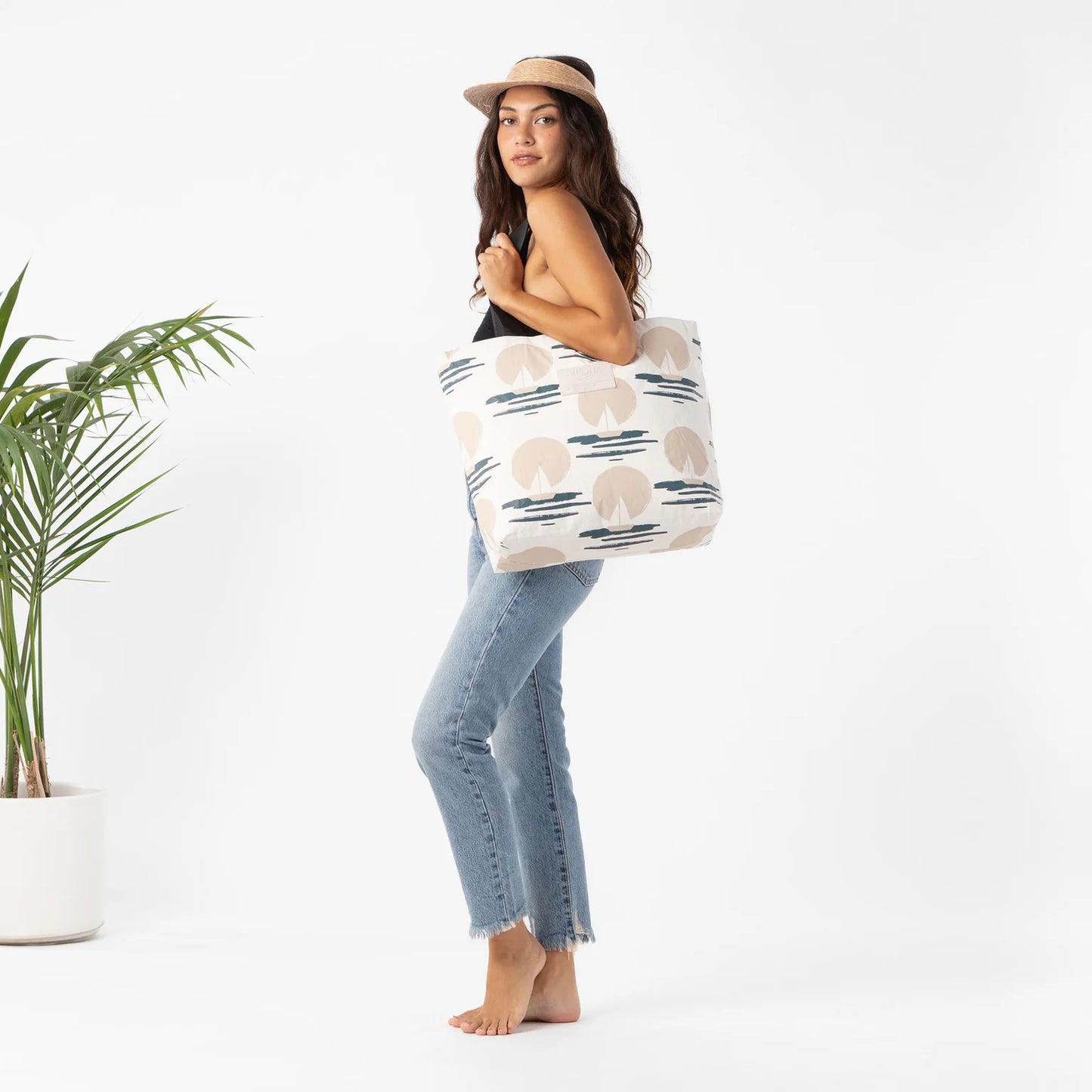 Aloha Day Tripper in Sandstone Sail Aloha