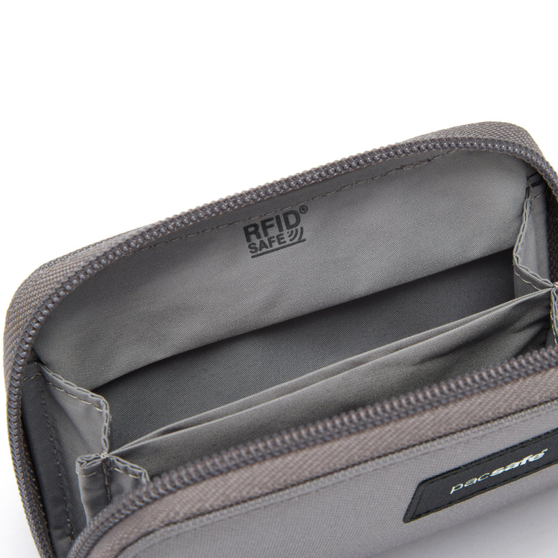 Pacsafe® RFIDsafe™ RFID Blocking Card Wallet