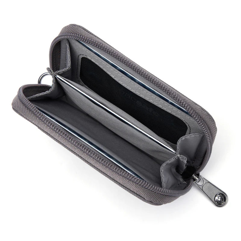 Pacsafe® RFIDsafe™ RFID Blocking Card Wallet