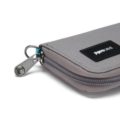 Pacsafe® RFIDsafe™ RFID Blocking Card Wallet