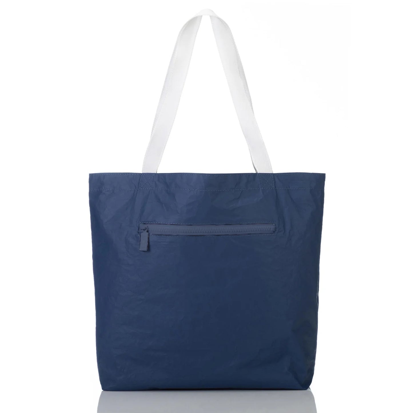 Aloha Day Tripper in Dockside White on Navy Aloha