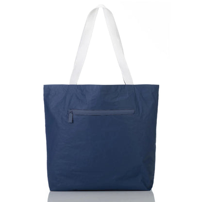Aloha Day Tripper in Dockside White on Navy Aloha