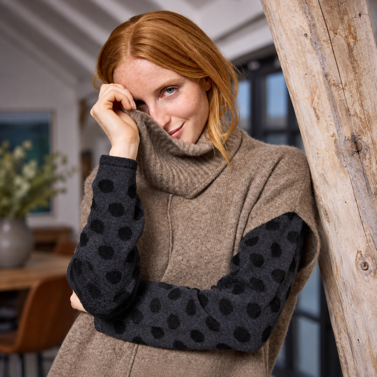Mansted Zo-Bee Cowl Neck Vest